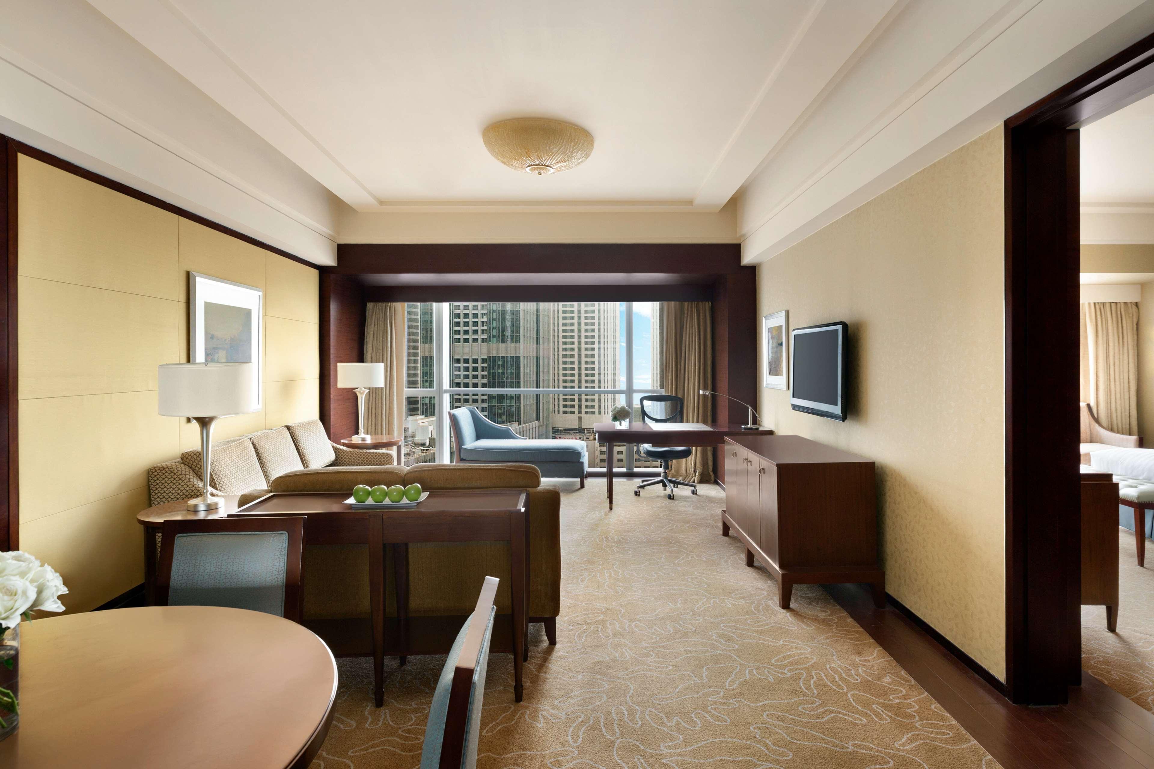 Shangri-La Qingdao - May Fourth Square Exterior photo