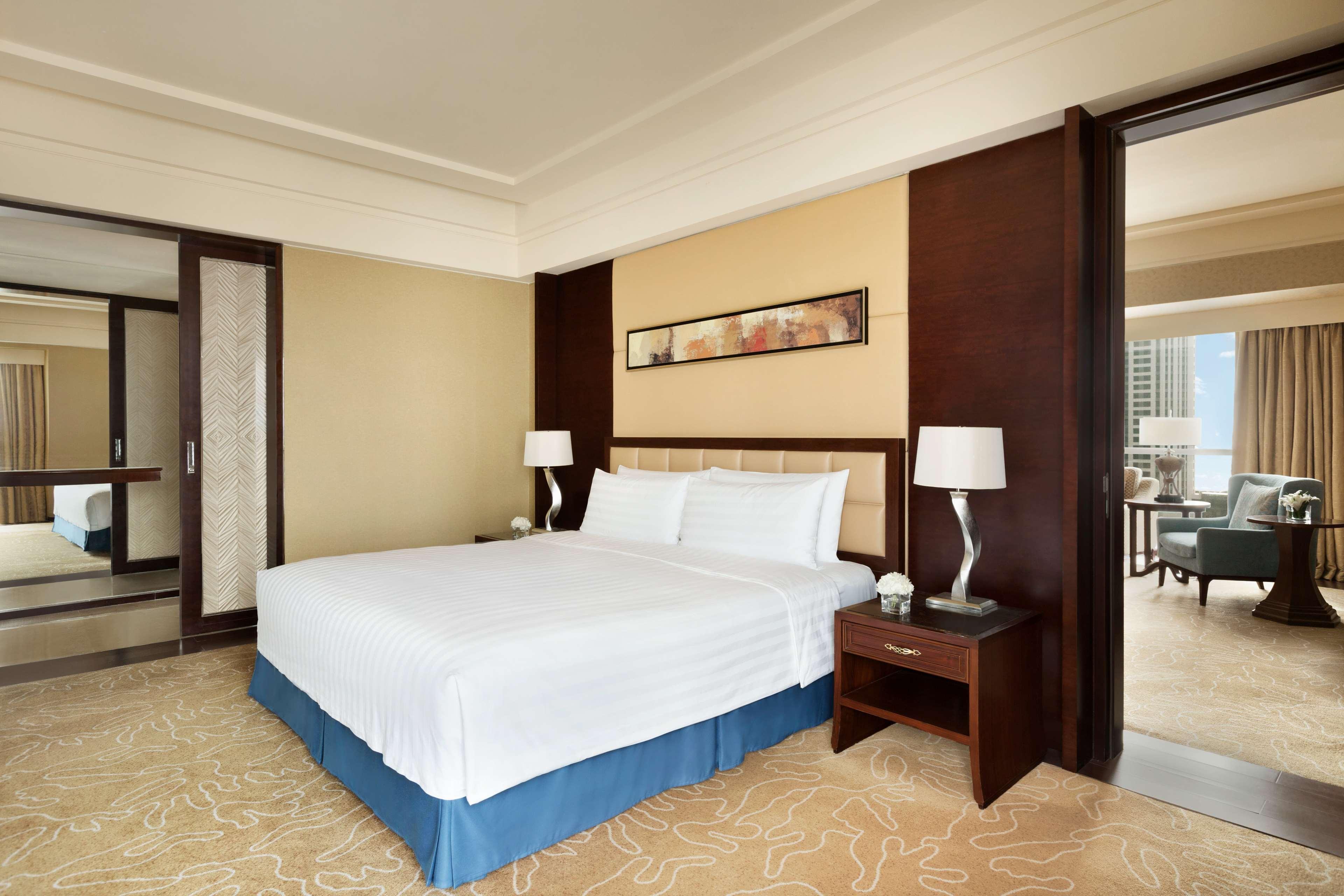Shangri-La Qingdao - May Fourth Square Exterior photo