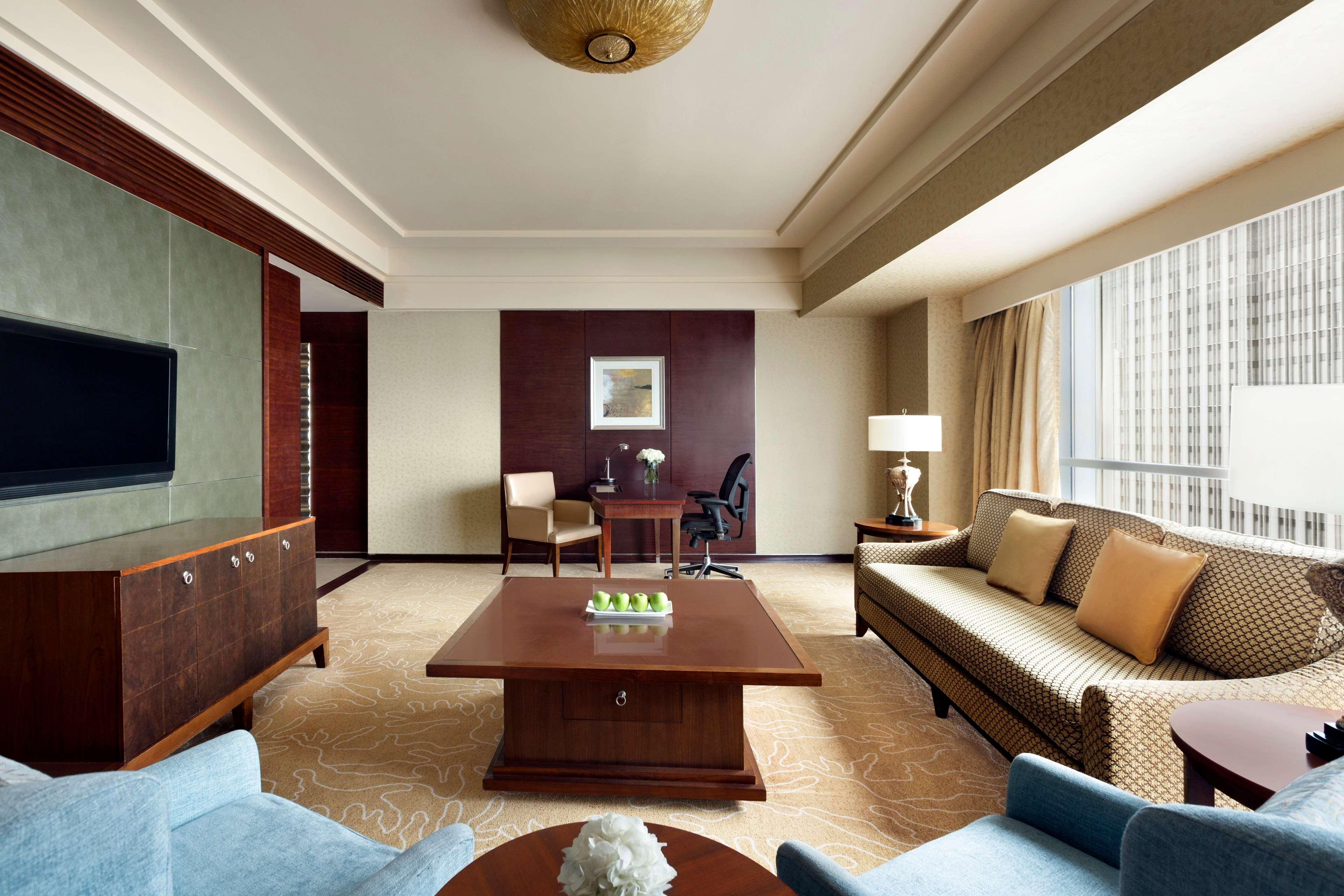 Shangri-La Qingdao - May Fourth Square Exterior photo