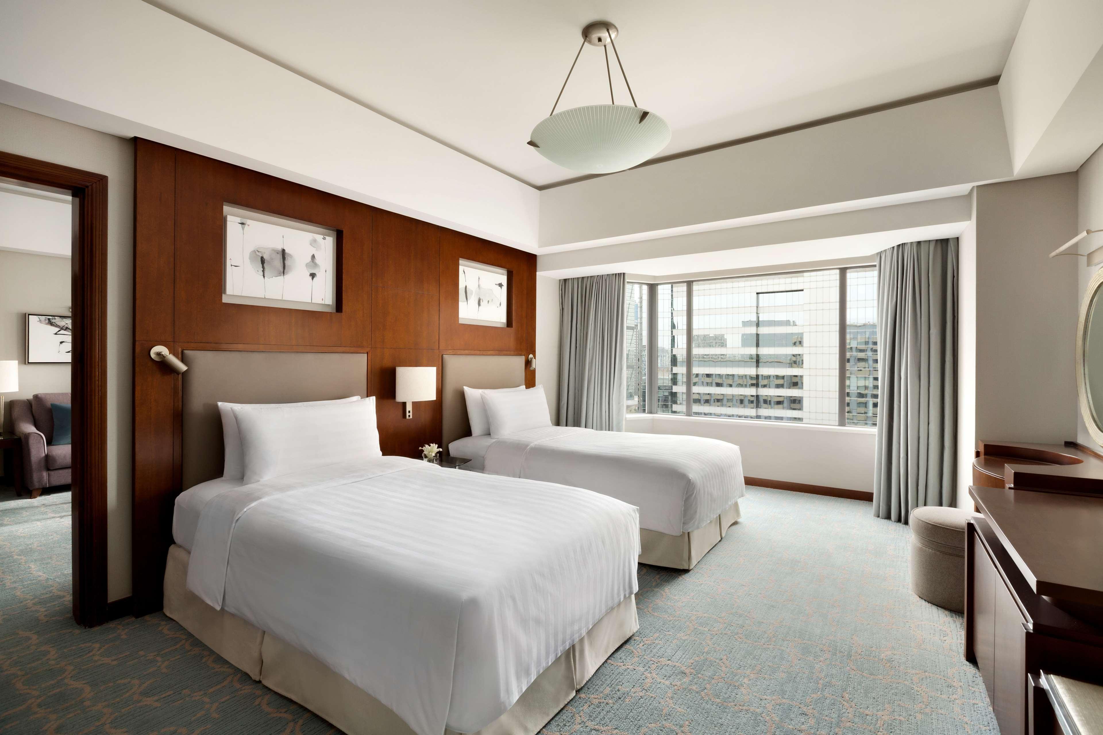 Shangri-La Qingdao - May Fourth Square Exterior photo
