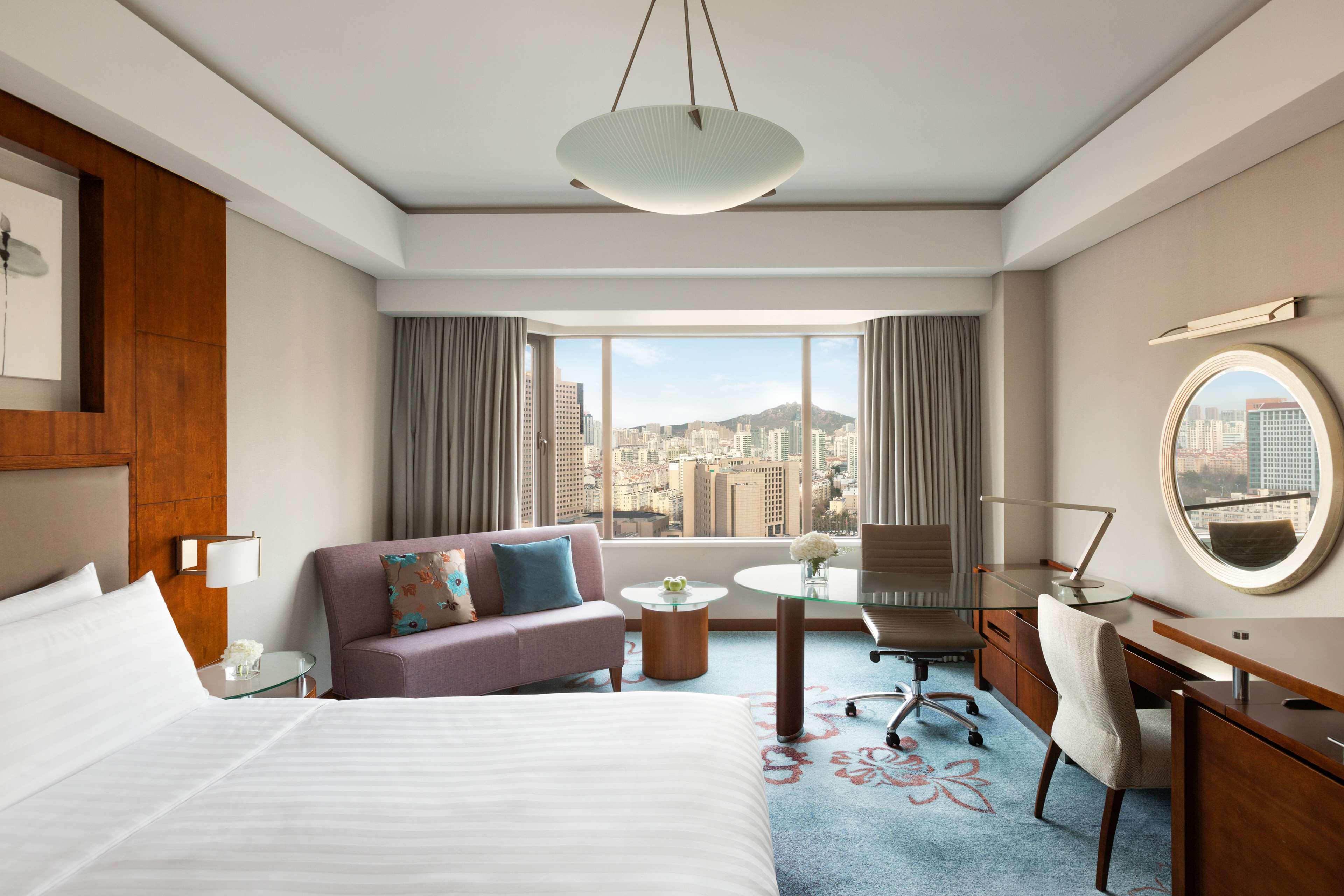 Shangri-La Qingdao - May Fourth Square Exterior photo